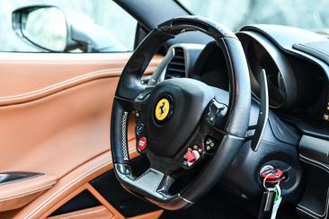 Ferrari 458 Italia — photo 6