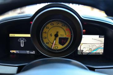 Ferrari 458 Italia — photo 12