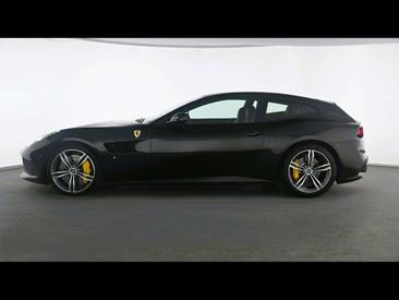 Ferrari GTC4Lusso — photo 2