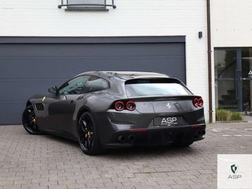 Ferrari GTC4Lusso — photo 2