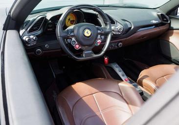 Ferrari 488 — photo 6