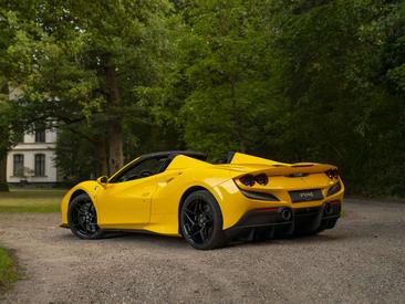 Ferrari F8 Spider — photo 6