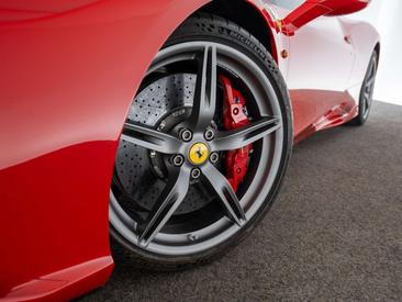 Ferrari 458 Speciale — photo 11