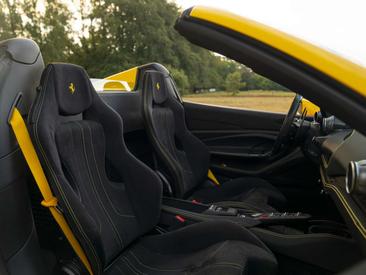 Ferrari F8 Spider — photo 10