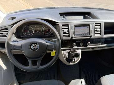 Volkswagen Transporter — photo 4
