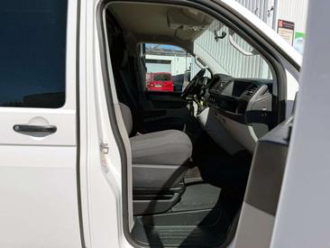 Volkswagen Transporter — photo 7