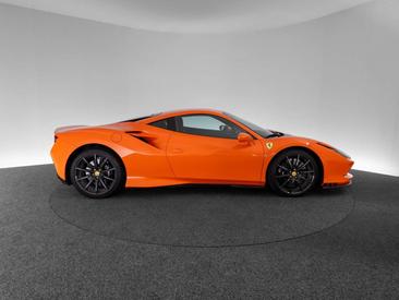 Ferrari F8 Tributo — photo 4
