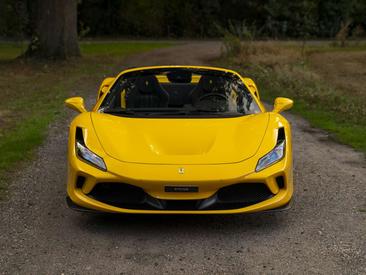 Ferrari F8 Spider — photo 14