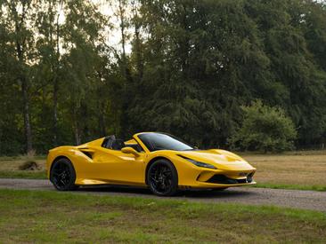 Ferrari F8 Spider — photo 15