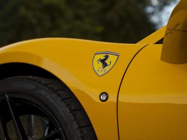 Ferrari F8 Spider — photo 17