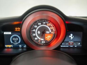 Ferrari 488 Pista — photo 12