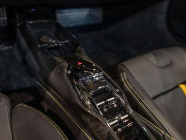 Ferrari SF90 Spider — photo 17