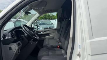 Volkswagen Transporter — photo 8