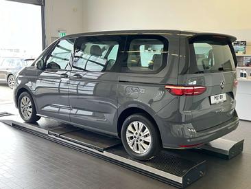 Volkswagen Multivan EHybrid 4Motion Life — photo 3