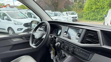 Volkswagen Transporter — photo 10
