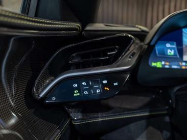 Ferrari SF90 Spider — photo 28
