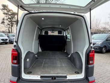 Volkswagen Transporter — photo 12