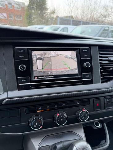 Volkswagen Transporter — photo 13