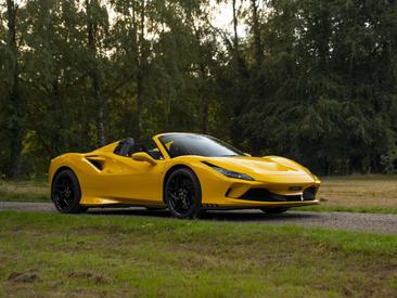 Ferrari F8 Spider — photo 28