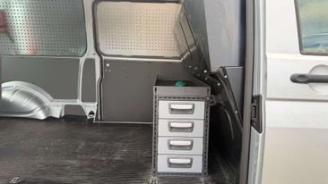 Volkswagen Transporter — photo 14