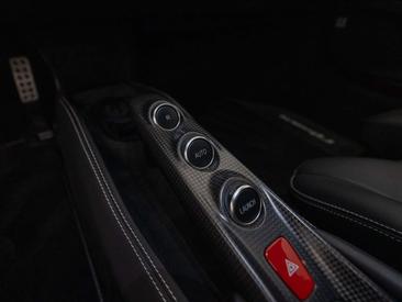 Ferrari F8 Tributo — photo 28