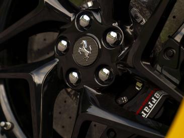 Ferrari F8 Spider — photo 30