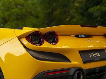 Ferrari F8 Spider — photo 32