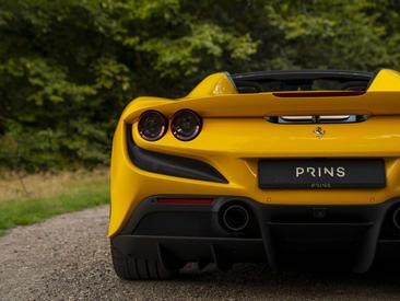 Ferrari F8 Spider — photo 35