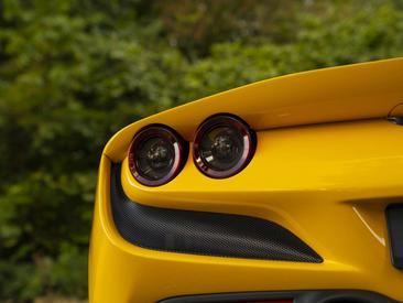 Ferrari F8 Spider — photo 36