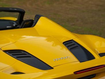 Ferrari F8 Spider — photo 39