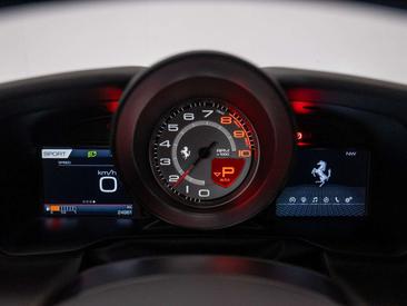 Ferrari F8 Tributo — photo 44