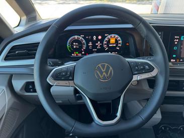 Volkswagen Multivan Beach Camper EHybrid 4Motion — photo 5