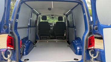 Volkswagen Transporter — photo 11