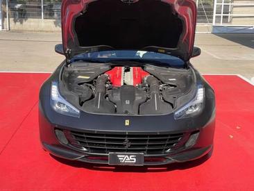 Ferrari GTC4Lusso — photo 9