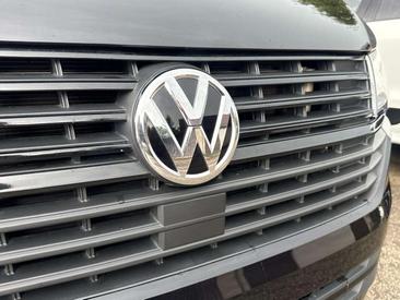 Volkswagen Multivan TDI 4Motion Generation Six — photo 8