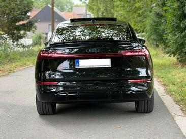 Audi Q8 E-tron Sportback Competition 55 — photo 8