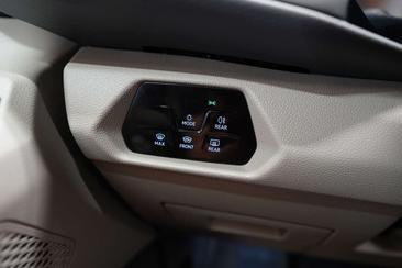 Volkswagen Multivan — photo 26