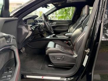 Audi Q8 E-tron Sportback Competition 55 — photo 15