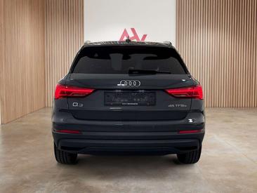 Audi Q3 45 TFSIe — photo 6