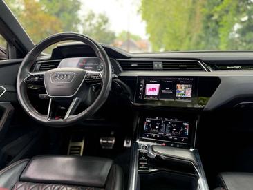 Audi Q8 E-tron Sportback Competition 55 — photo 23