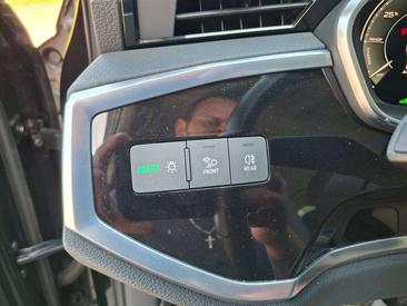 Audi Q3 45 TFSIe — photo 9