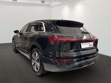 Audi Q8 E-tron Advanced 55 E-tron — photo 3