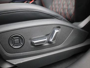 Audi SQ8 — photo 8