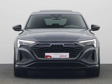 Audi SQ8 — photo 19