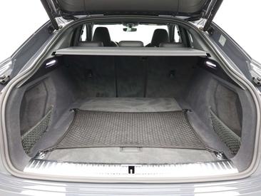 Audi SQ8 — photo 22