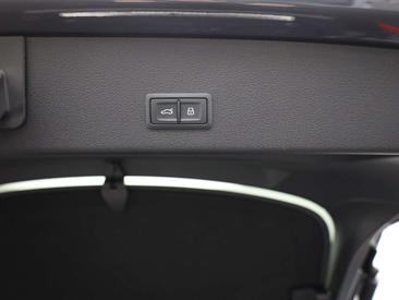 Audi SQ8 — photo 25