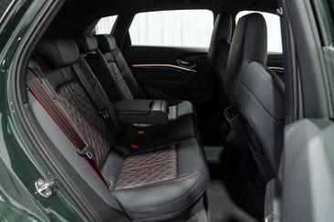 Audi Q8 E-tron Competition 55 — photo 19