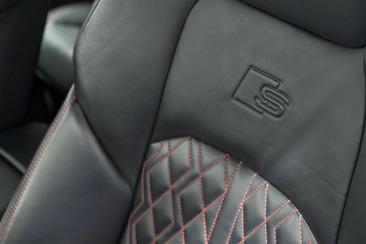 Audi Q8 E-tron Competition 55 — photo 24