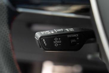 Audi Q8 E-tron Competition 55 — photo 30