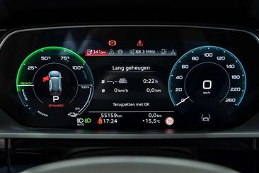 Audi Q8 E-tron Competition 55 — photo 31